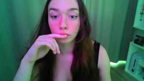 effie_balconii online show from March 20, 2026, 11:37 am