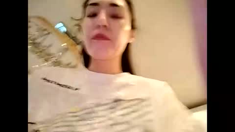 Effy online show from September 28, 2025, 1:27 pm