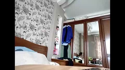 Effy online show from April 7, 2026, 9:54 am