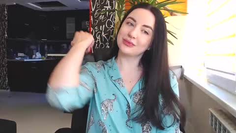 Effy online show from January 29, 2025, 9:44 am