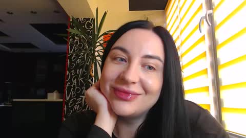 Effy online show from October 17, 2025, 11:02 am