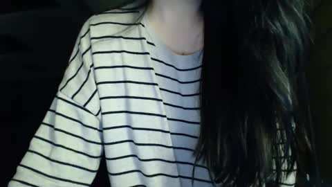 Effy online show from April 16, 2026, 8:53 pm