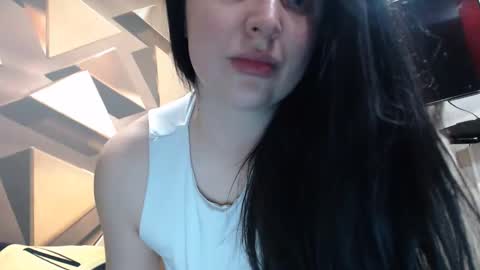 Effy online show from April 28, 2026, 8:14 pm