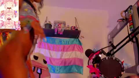 effy_marinn online show from October 6, 2025, 9:07 am