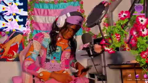 effy_marinn online show from October 21, 2025, 2:51 pm