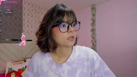  E F F Y  online show from December 4, 2024, 7:56 pm