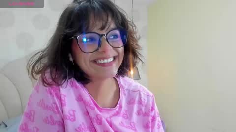  E F F Y  online show from December 5, 2024, 7:28 pm