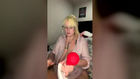 Egyptiancottxn online show from April 21, 2026, 9:28 pm