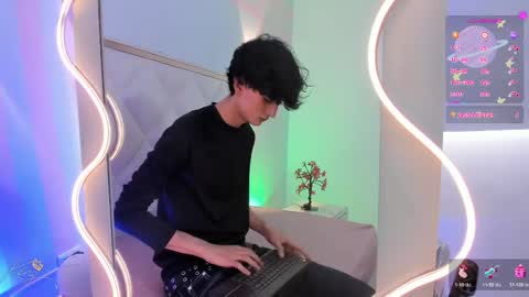 eidan_tay online show from April 10, 2026, 7:29 pm