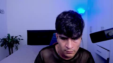 eiden_allenx1 online show from February 4, 2025, 2:53 pm