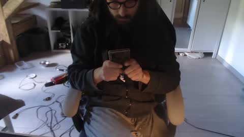 Snapshot of eighthundredeightyeight chatting on May 18, 2026, 9:48 am eighthundredeightyeight online show from May 18, 2026, 9:48 am