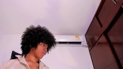 eileenn tanihara online show from January 30, 2025, 8:32 am