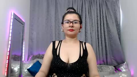 Snapshot of eileenqueen23 chatting on June 19, 2026, 6:45 pm Eileen online show from June 19, 2026, 6:45 pm