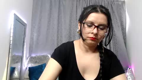 Snapshot of eileenqueen23 chatting on July 18, 2026, 6:56 pm Eileen online show from July 18, 2026, 6:56 pm