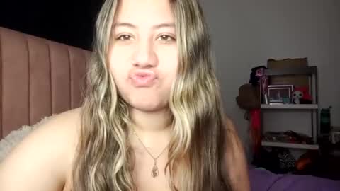 Snapshot of eimy_collin chatting on September 19, 2025, 12:12 am EIMY MODEL INDEPENDENT online show from September 19, 2025, 12:12 am