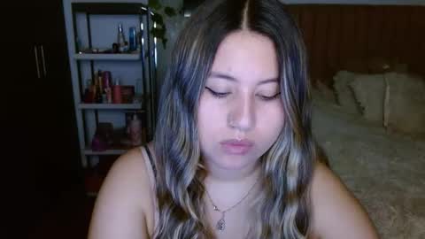 Snapshot of eimy_collin chatting on November 20, 2025, 12:33 am EIMY MODEL INDEPENDENT online show from November 20, 2025, 12:33 am