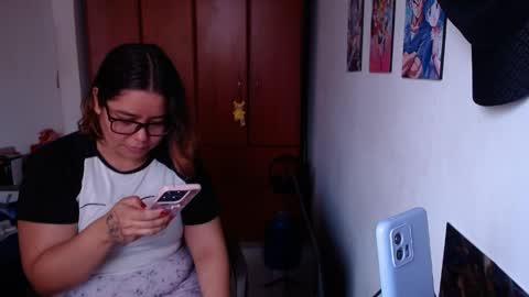 eimy_saenzz online show from April 9, 2026, 6:35 pm