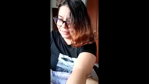 eimy_saenzz online show from April 18, 2026, 9:26 pm