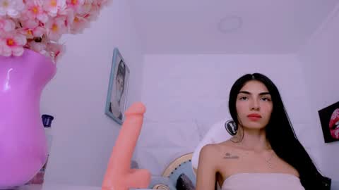 eimy online show from February 13, 2025, 3:46 pm