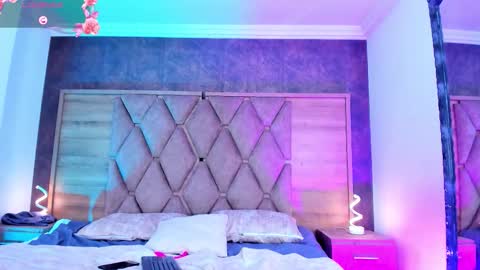 YG COUPLE online show from December 4, 2025, 9:12 pm