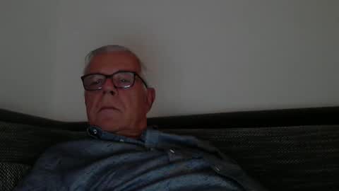 eisbaer1957 online show from November 2, 2025, 2:19 pm