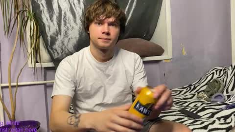 Eitan online show from November 16, 2025, 6:24 pm