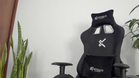 EITHAN CONOR online show from October 11, 2025, 1:38 am