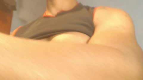 Snapshot of el_vecino_m chatting on March 8, 2026, 3:54 am el_vecino_m online show from March 8, 2026, 3:54 am