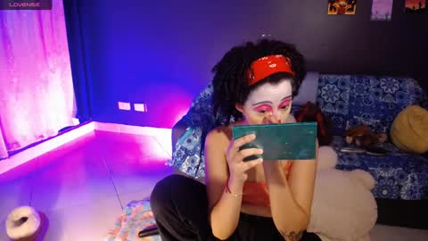 Ela  Help me reach 100 thumbs up online show from March 8, 2025, 4:56 am