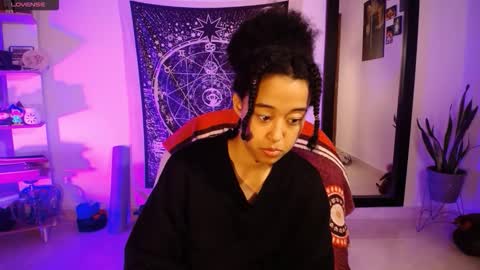 Ela  Help me reach 100 thumbs up online show from February 4, 2026, 7:58 am