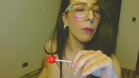 ela_3611 online show from November 11, 2025, 4:01 am