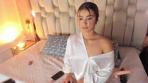 Ela online show from March 3, 2026, 8:37 pm