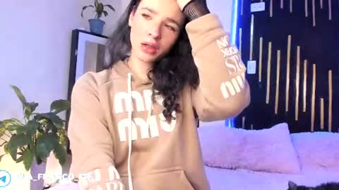 Snapshot of elaia_franc chatting on June 28, 2026, 4:18 am Elaia franco online show from June 28, 2026, 4:18 am