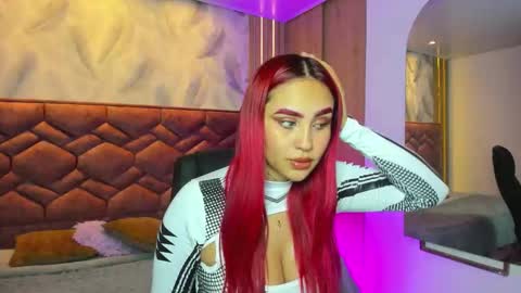 Elaia online show from October 14, 2025, 8:31 pm