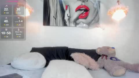 Snapshot of elaine6 chatting on October 31, 2025, 7:37 pm eli online show from October 31, 2025, 7:37 pm