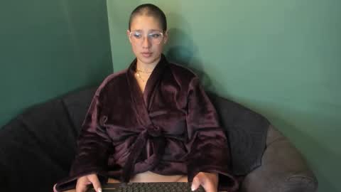 elaine87_ online show from September 12, 2025, 8:14 am