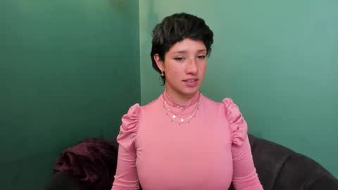elaine87_ online show from February 6, 2026, 2:42 pm