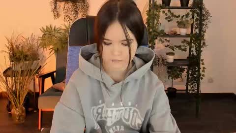 Snapshot of elainebeness chatting on December 14, 2025, 10:36 pm Your sweet girl online show from December 14, 2025, 10:36 pm