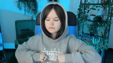 Snapshot of elainebeness chatting on April 24, 2026, 8:33 pm Your sweet girl online show from April 24, 2026, 8:33 pm