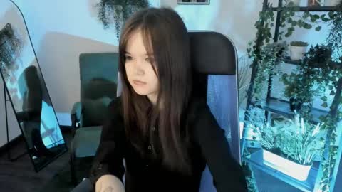 Snapshot of elainebeness chatting on May 4, 2026, 7:43 pm Your sweet girl online show from May 4, 2026, 7:43 pm