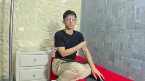 Elan Giralon online show from February 4, 2026, 12:27 am