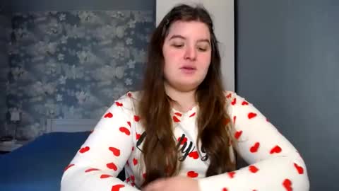 Elanis online show from March 8, 2025, 1:25 pm