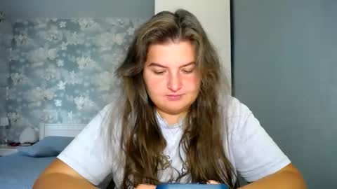 Elanis online show from September 24, 2025, 10:18 am