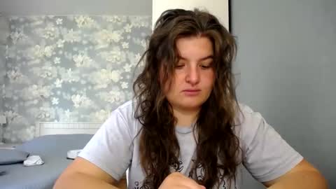 Snapshot of elanis_blair chatting on June 3, 2026, 11:46 am Elanis online show from June 3, 2026, 11:46 am