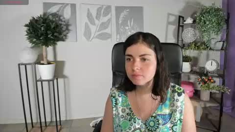 Snapshot of elara_starfall chatting on June 30, 2026, 5:19 am Marta online show from June 30, 2026, 5:19 am