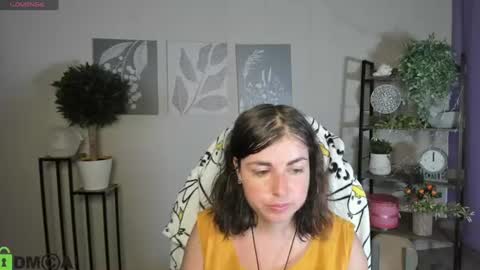 Snapshot of elara_starfall chatting on July 13, 2026, 5:10 am Marta online show from July 13, 2026, 5:10 am