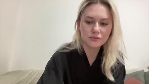 elaraluxxxe online show from November 26, 2025, 11:11 am