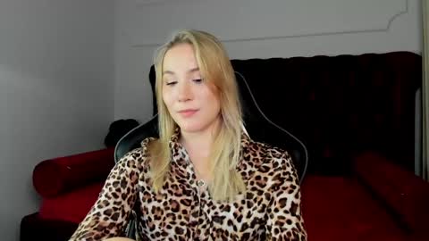 elaravoltage online show from April 20, 2026, 5:26 pm