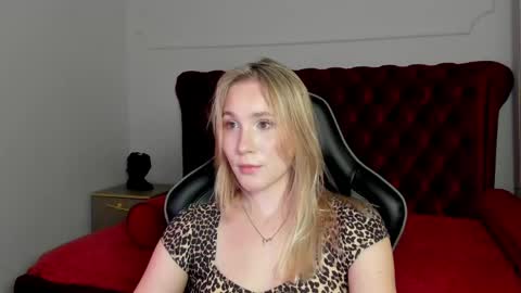 elaravoltage online show from May 14, 2026, 5:20 pm