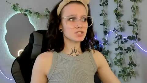 elastikiss online show from April 22, 2026, 7:00 am